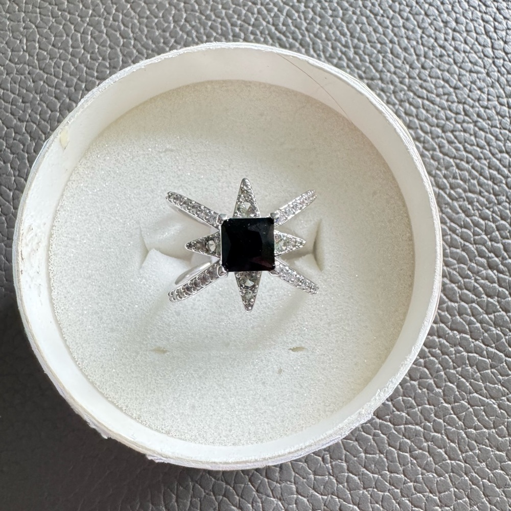 Bomb Party BP - Glamorous Stylista ring